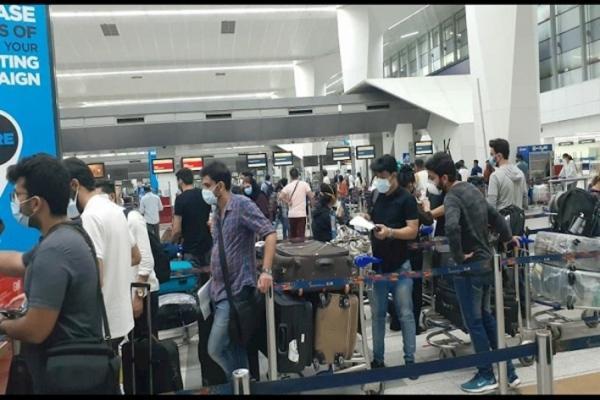 نخستین پرواز اضطراری بازگشت ایرانیان از هند