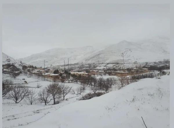 بارش برف در بعضی منطقه ها مشگین شهر اردبیل