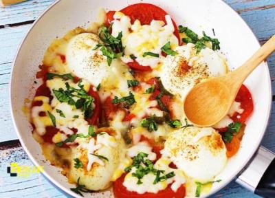 طرز تهیه املت تخم مرغ آبپز؛ غذایی تازه و مقوی